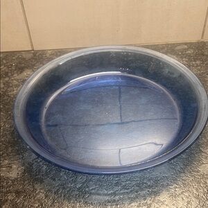 9 inch Pyrex pie plate baking dish. Blue. Excellent condition